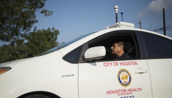 Mobile monitor mounted to roof of City of Houston fleet vehicle