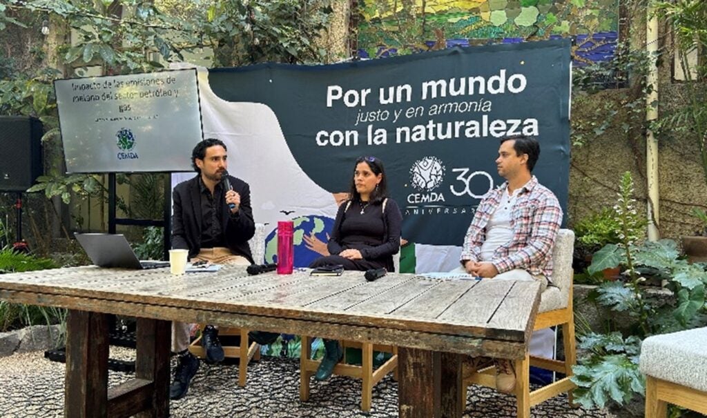 A panel discussion hosted by the Centro Mexicano de Derecho Ambiental (CEMDA) on the Health impacts of the oil and gas sector on communities across Mexico. Photo by Veronica Southerland. 
